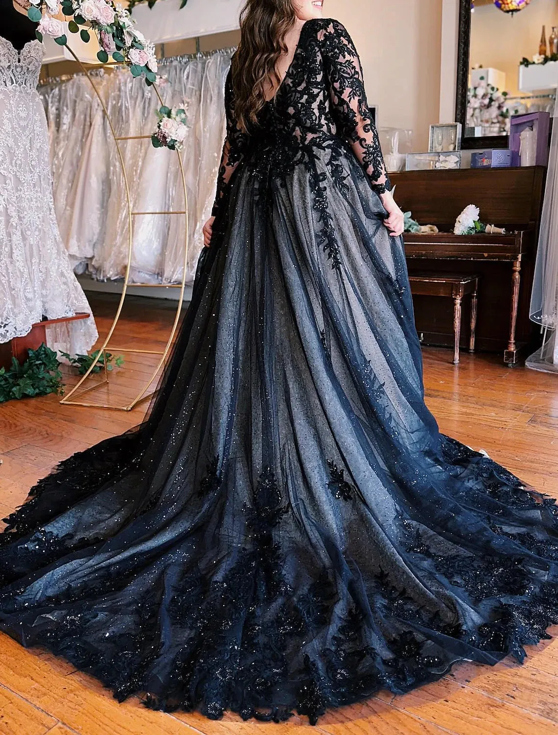 A-Line Evening Gown Black Dress Formal Wedding Court Train Sleeveless V Neck Fall Wedding Reception Tulle with Slit Appliques