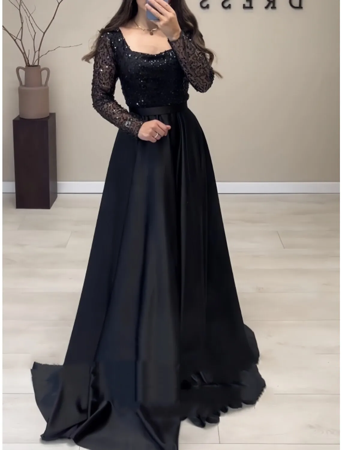 A-Line Evening Gown Elegant Dress Formal Sweep / Brush Train Long Sleeve Square Neck Satin with Glitter Pleats