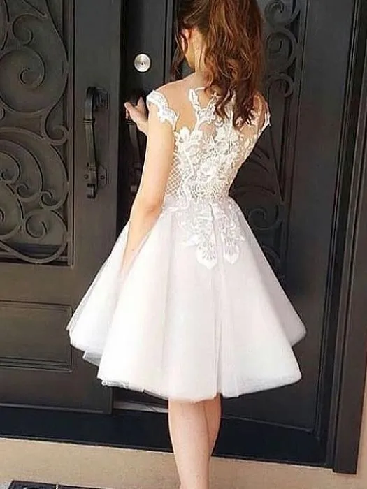 Chic Tulle Bateau Neckline A-line Homecoming Dresses With Appliques HD096