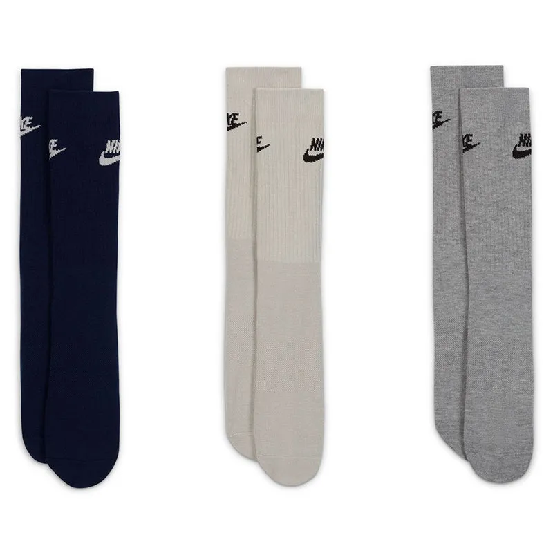 Nike Unisex Sportswear Everyday Essential Crew Socks (3 Pairs)